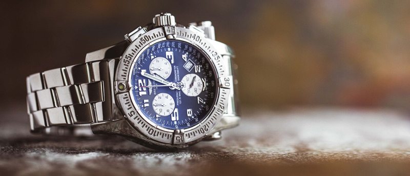 Military Watch Buying Guide: Breitling Emergency 