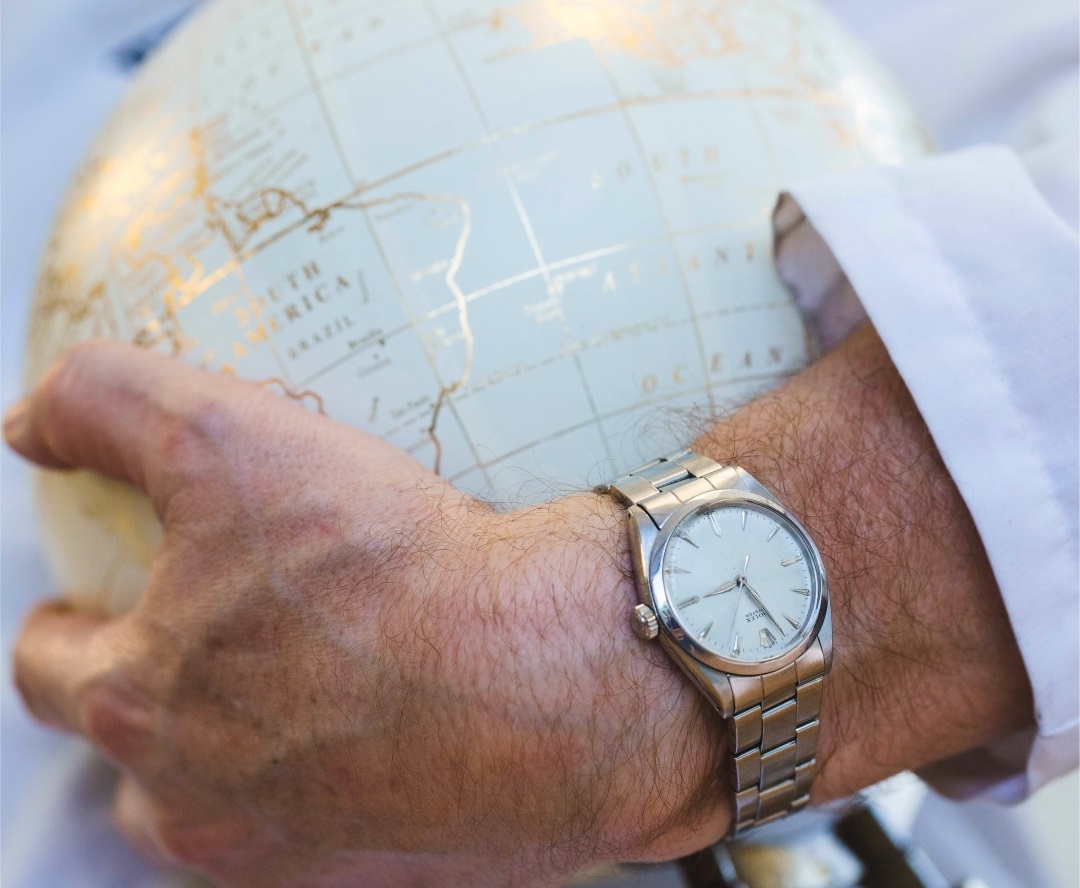 Traveling with your watch: globe