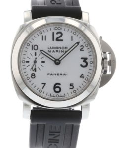 A picture of a Panerai luminor with a white face and a black rubber strap for gameday 